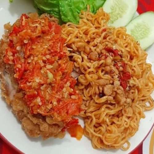 Mie Goreng Ayam Geprek